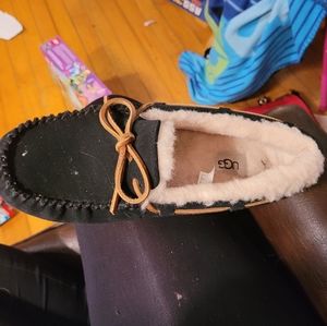 Size 9 ugg slippers